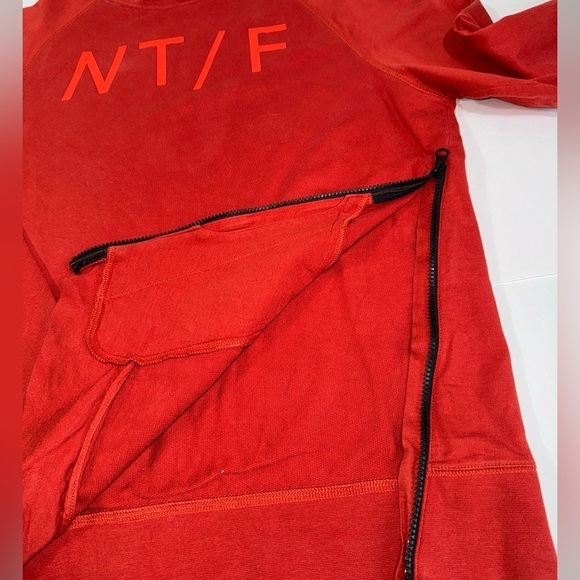 Nike Mens Track And Field Crewneck Sweatshirt Orange Large - Picture 8 of 8